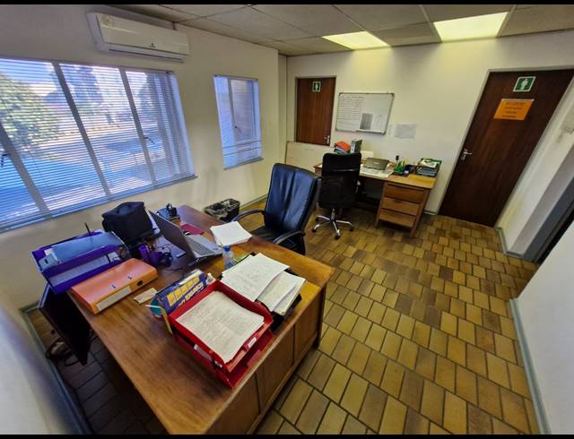 357M² WAREHOUSE TO LET IN JET PARK